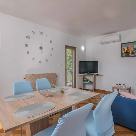 Apartment In - Insel Krk 38221